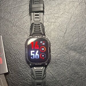 Rugged Carbinx sports watch does everything like a Apple Watch